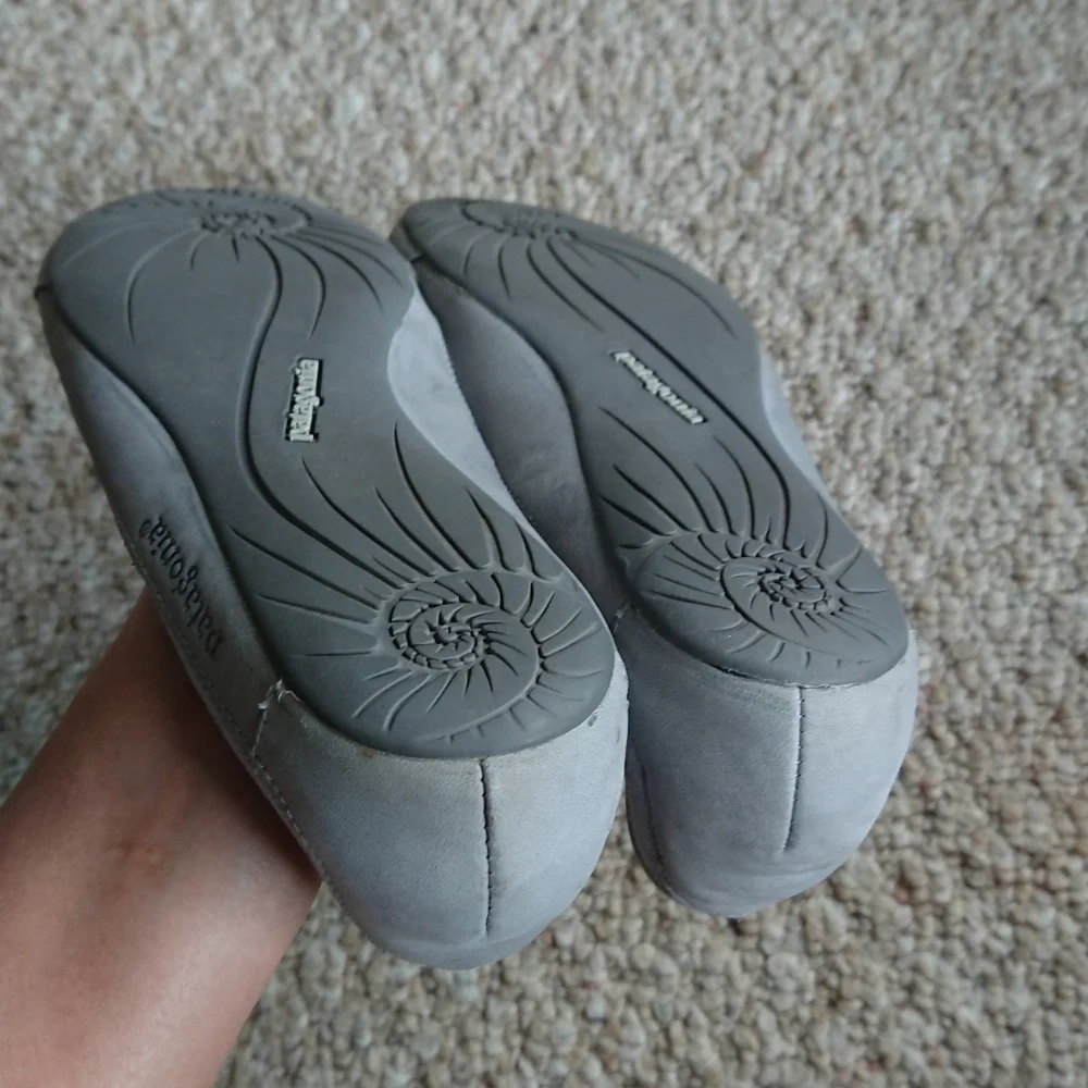 Patagonia Maha gray Breathe Black Nubuck Leather Ballet Flats size 7